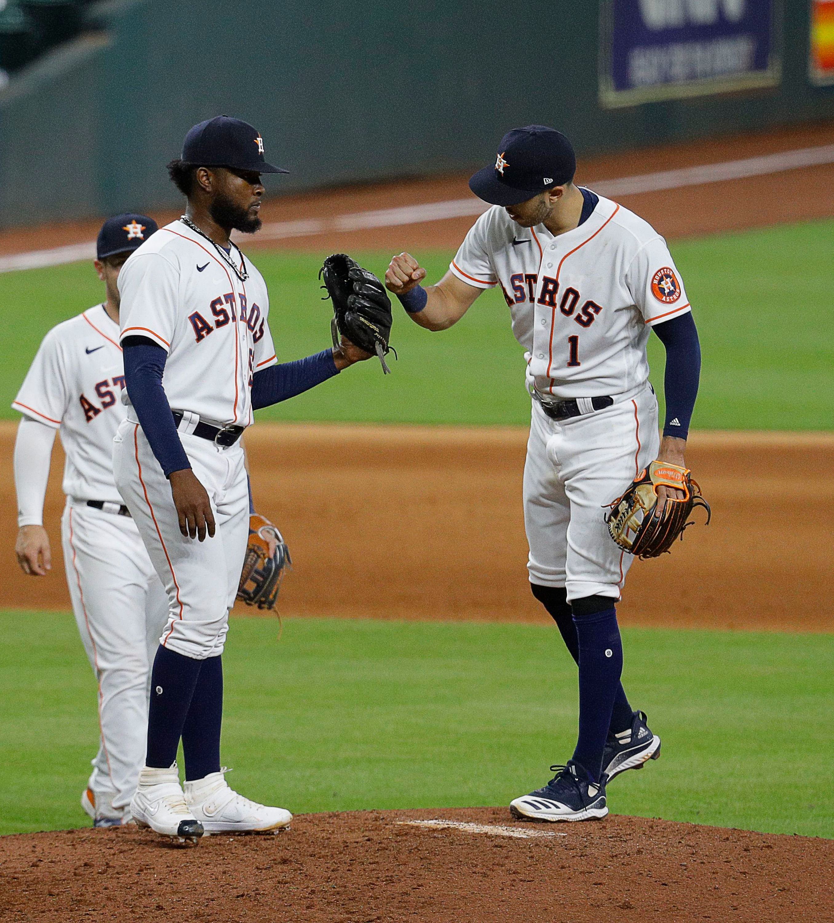 Astros Cristian Javier, Carlos Correa