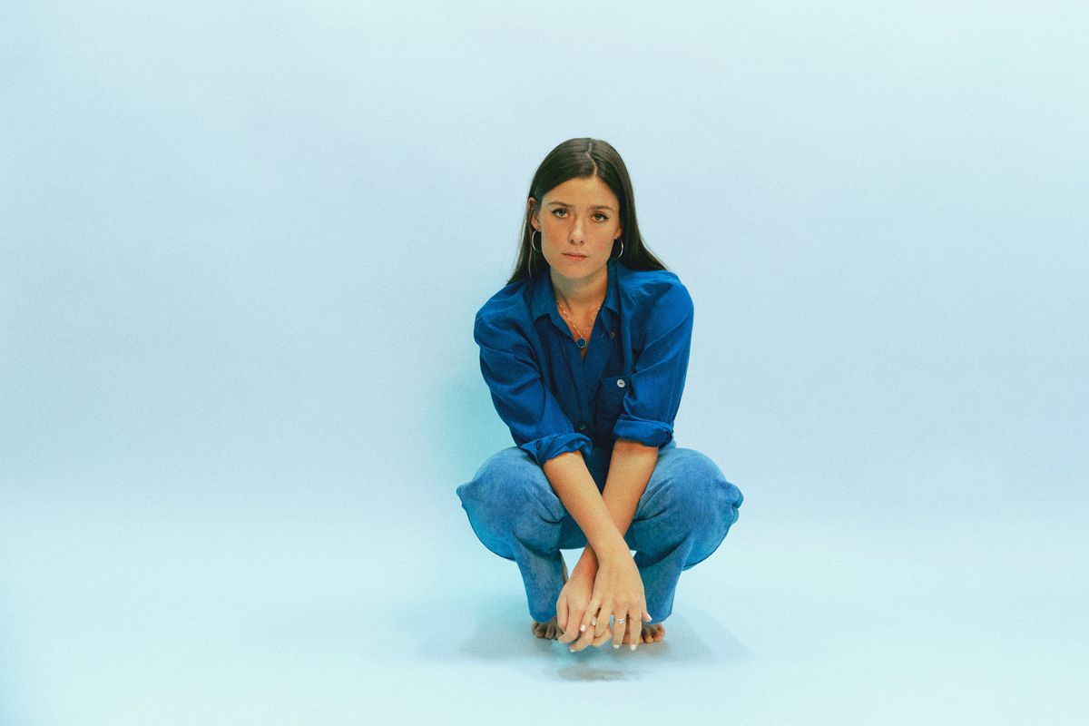 LÉON Faces Isolation on 'Apart'