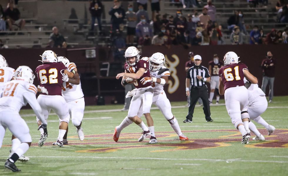 IN FOCUS: Dobie is running downhill to 6-0 record - VYPE