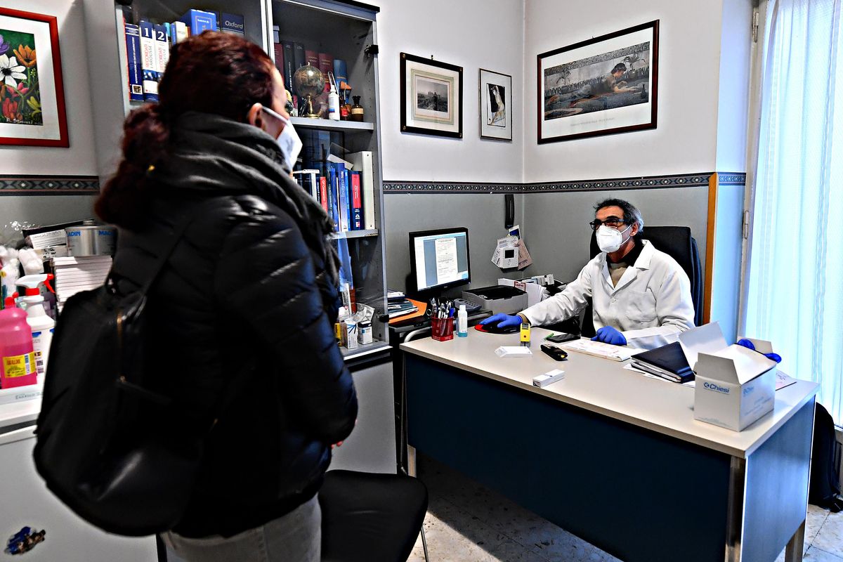 Sulle cure a domicilio gli anestesisti e i medici di famiglia vanno allo scontro