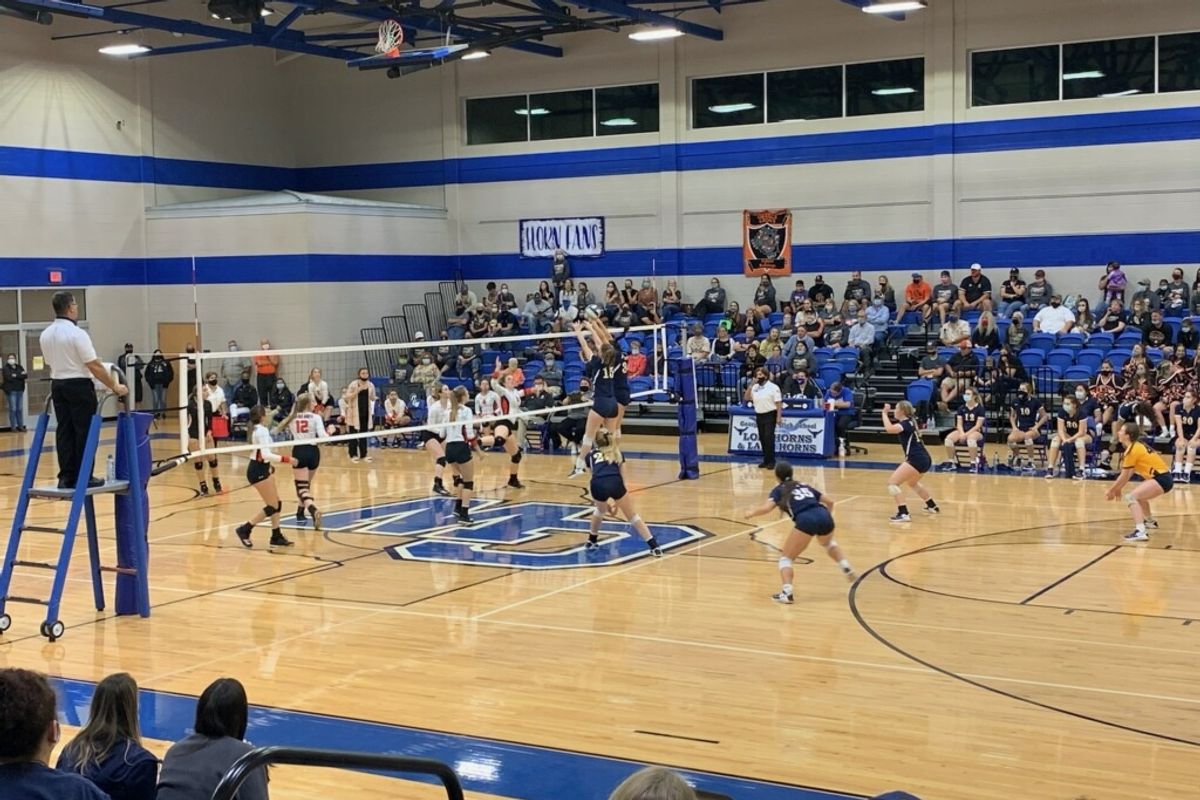 Poth Volleyball Looking to Go All the Way!