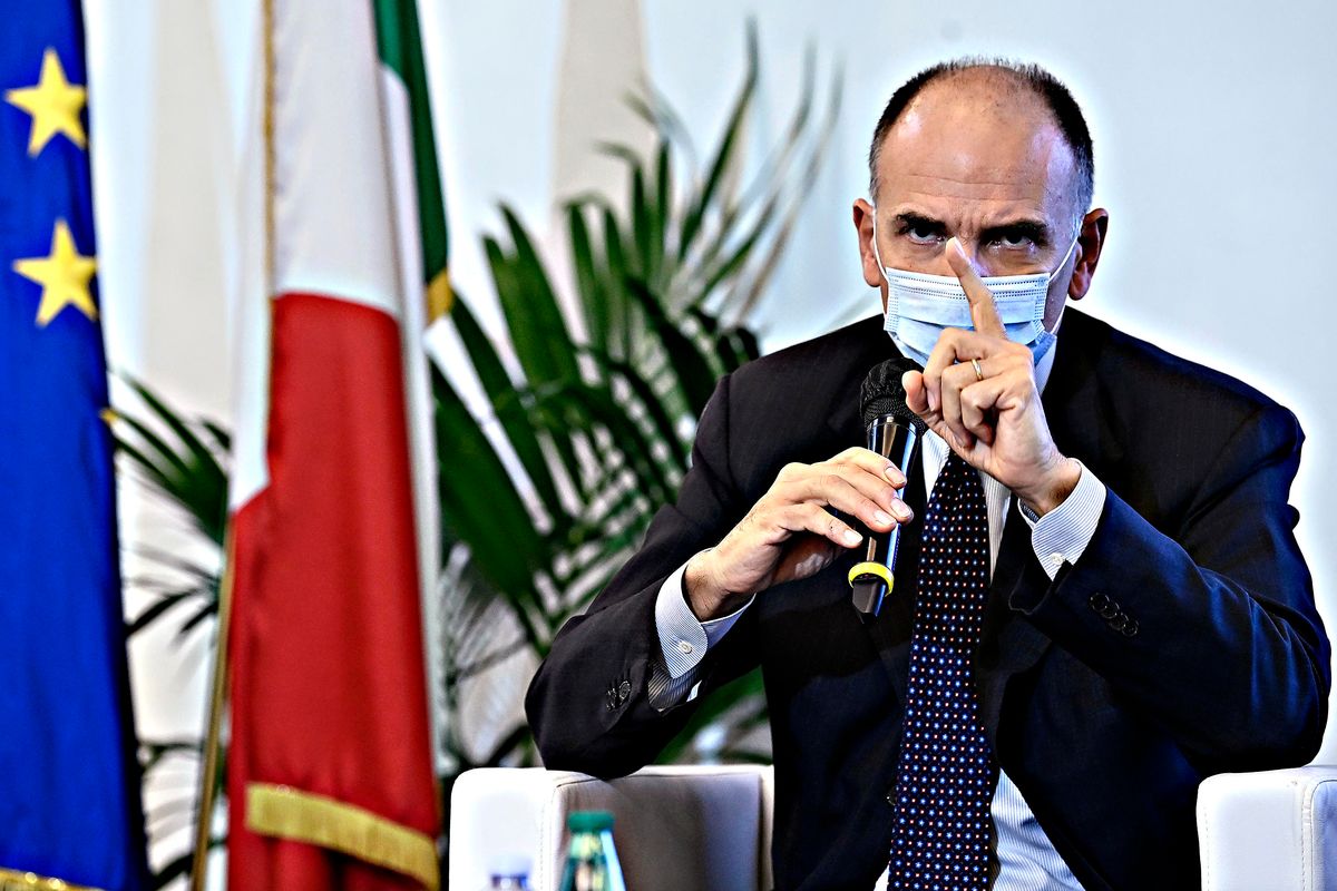 Sinistra autostradale in testa coda. Imbarazzo di De Micheli e Letta boys