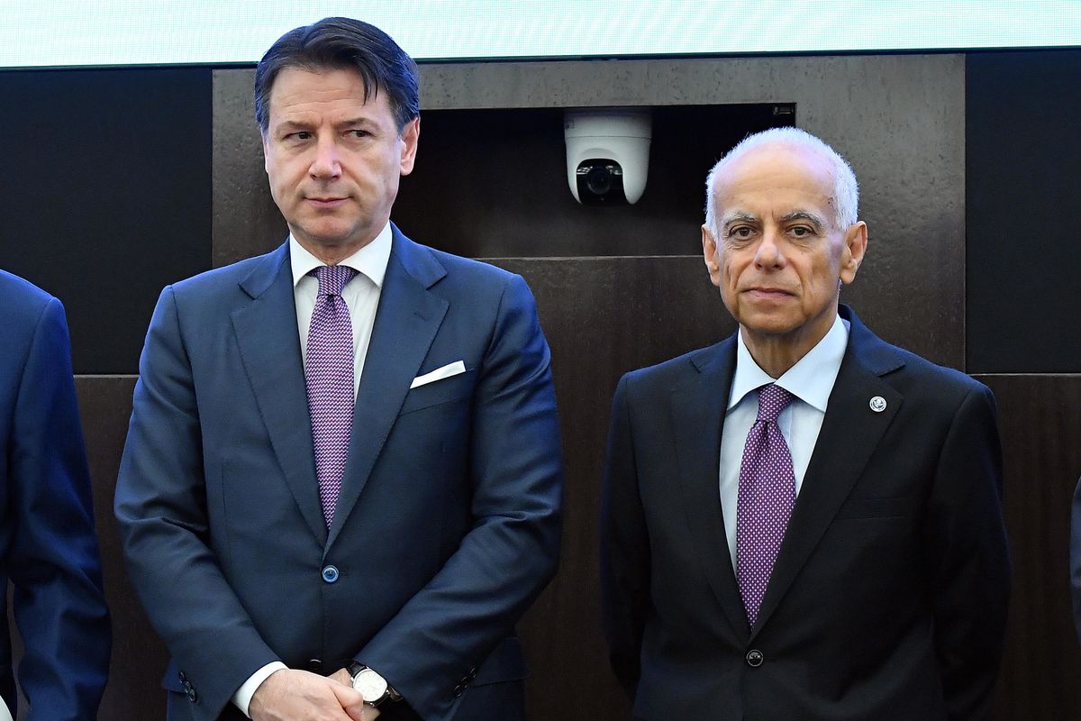 Servizi: Pd e 5 stelle dimezzano il blitz di Conte