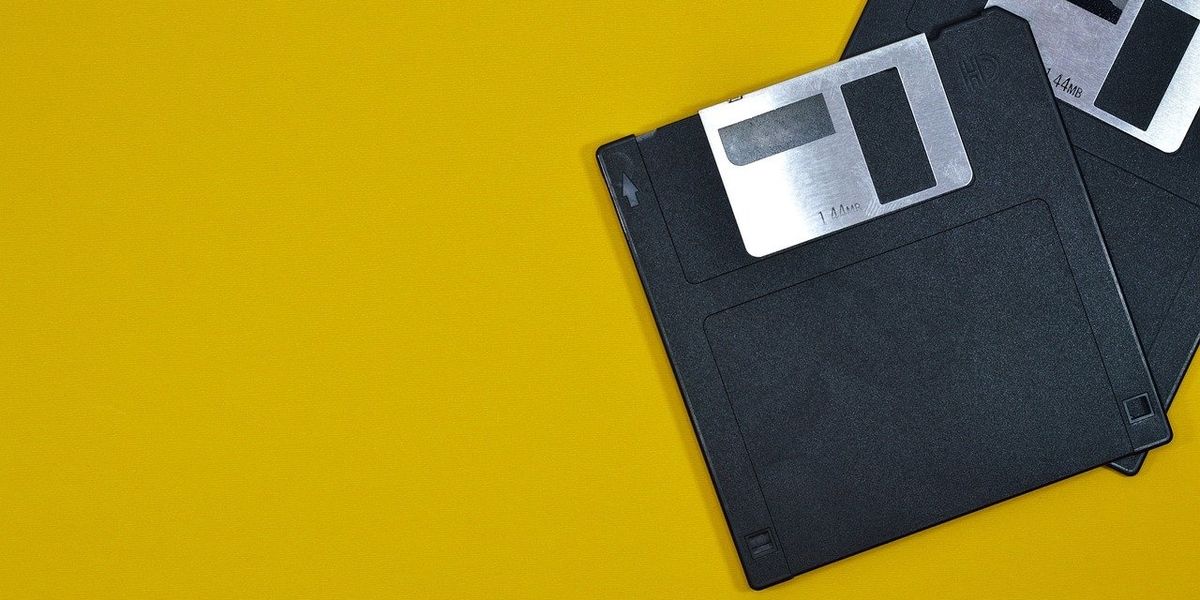 People Divulge The Outdated Items They Possess That They'll Never Replace