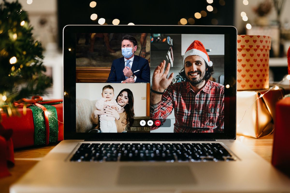 Giuseppi si accanisce sul Natale. Adesso vuole vietare anche i baci