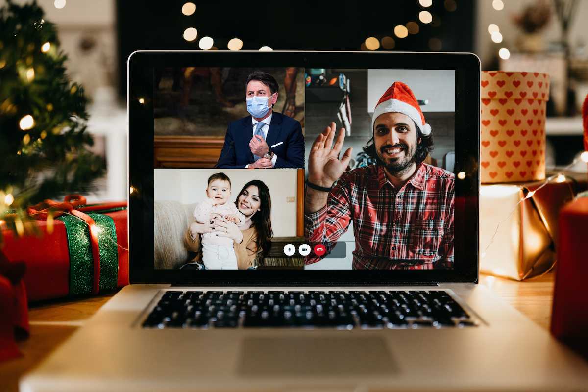 Giuseppi si accanisce sul Natale. Adesso vuole vietare anche i baci