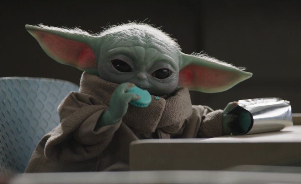 Baby Yoda eating Macaron 