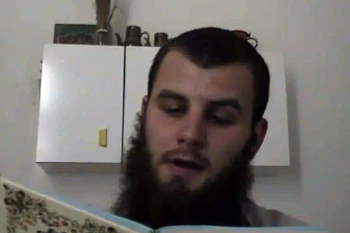 Il papà del combattente islamico: «Siamo vittime, non terroristi»