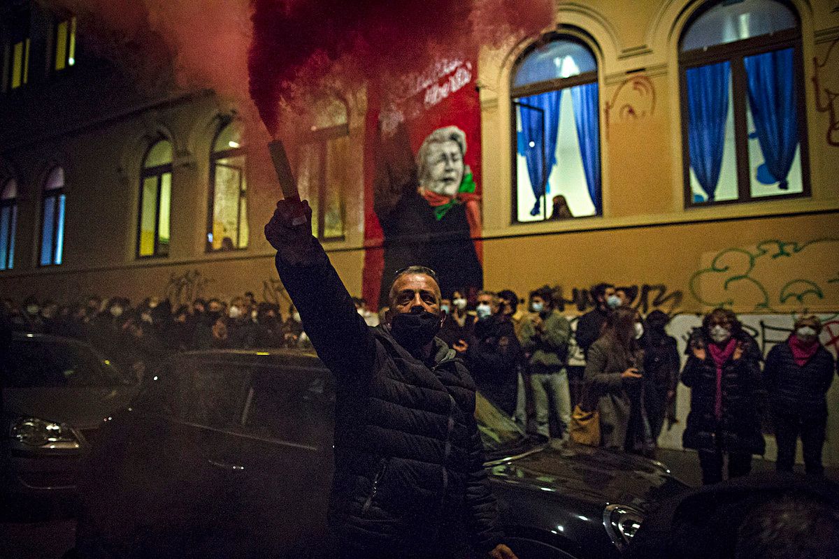 Se di destra l’occupazione è fascista. Se di sinistra la rivolta è resistenza