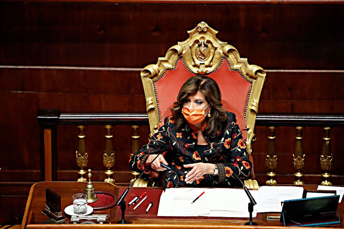 Dai giudici due bombe sulla strada che porta la Casellati verso il Colle