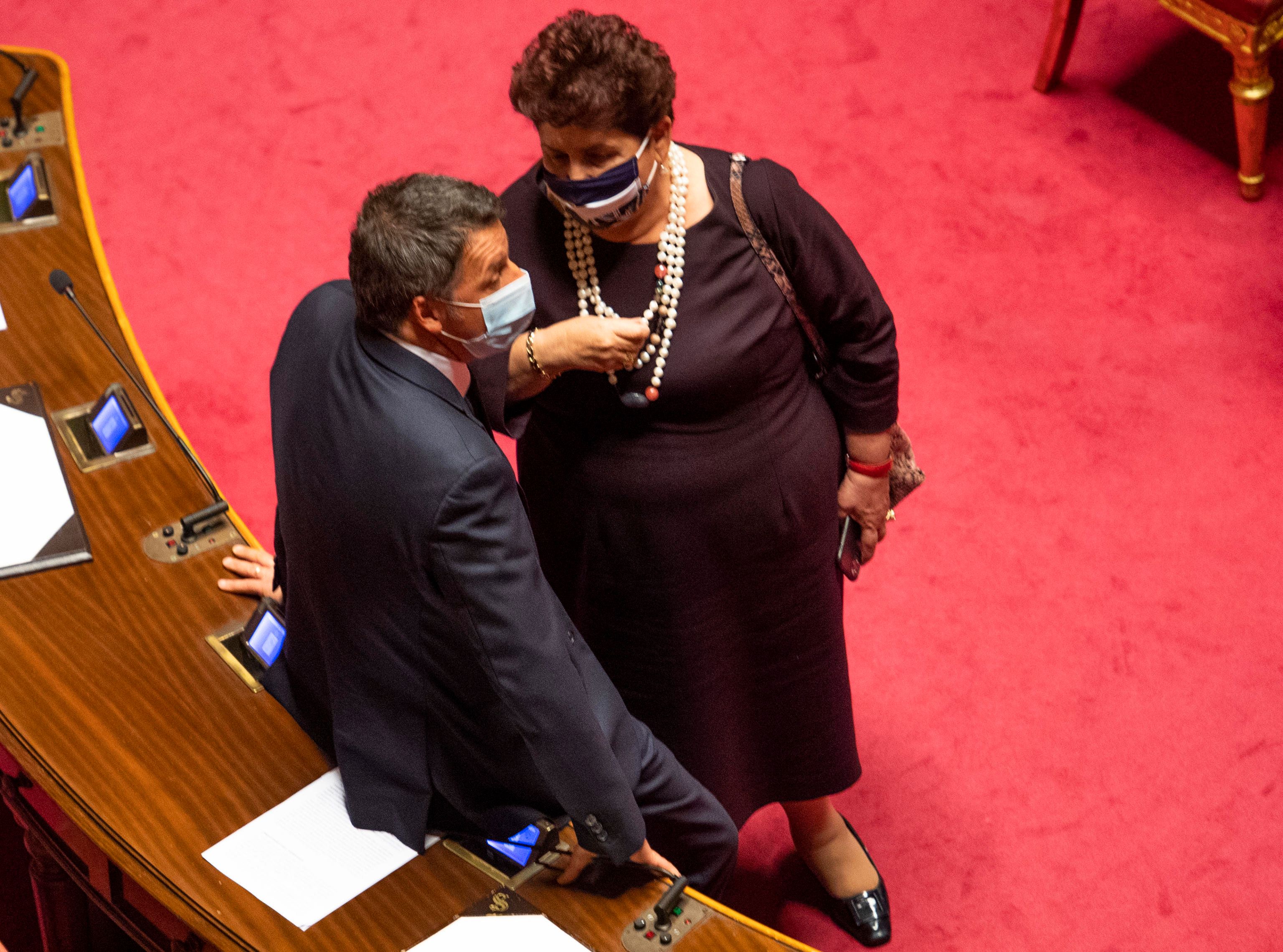 Renzi baratta il futuro dell’Italia per il suo