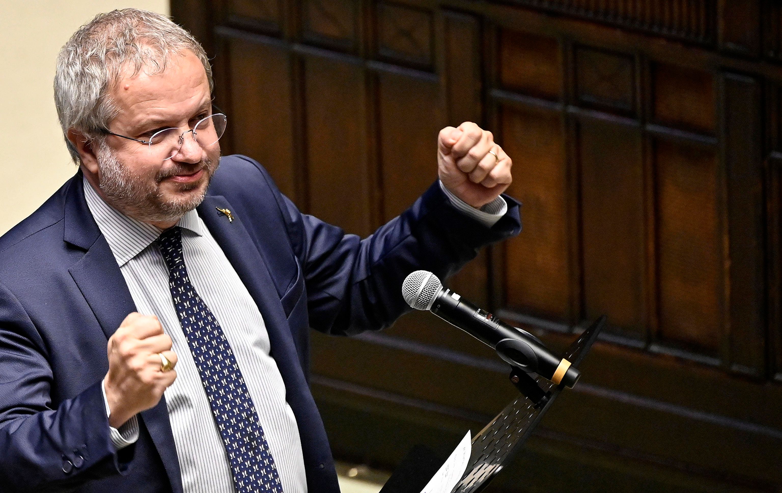«Sì alla riforma, no all’uso del Mes». L’inganno M5s non nasconde la resa