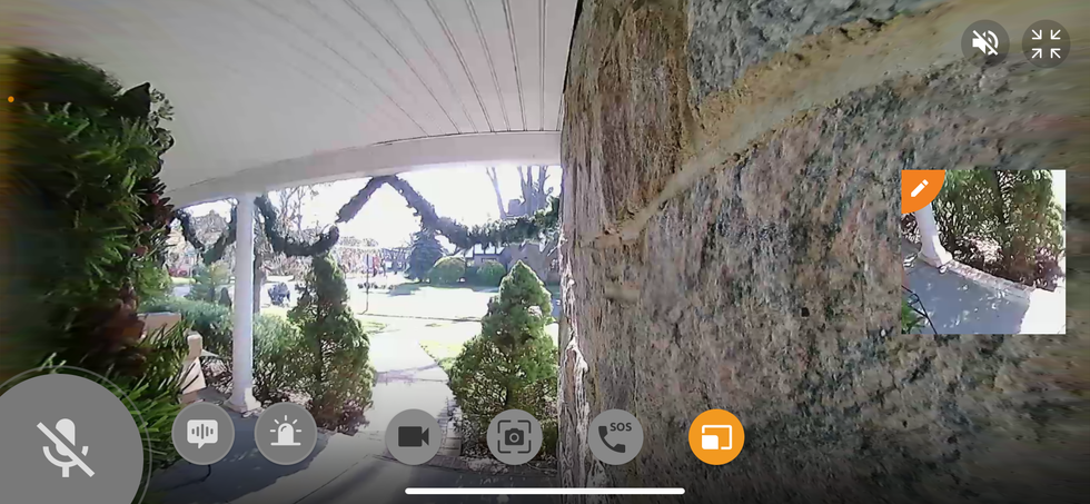 Example in app of landscape view with focus area screen (inset) active.