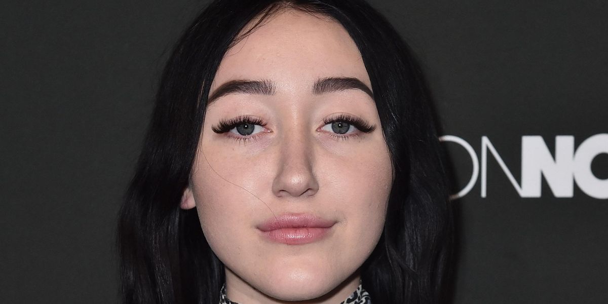 Noah Cyrus Apologizes For Her Controversial Harry Styles Defense