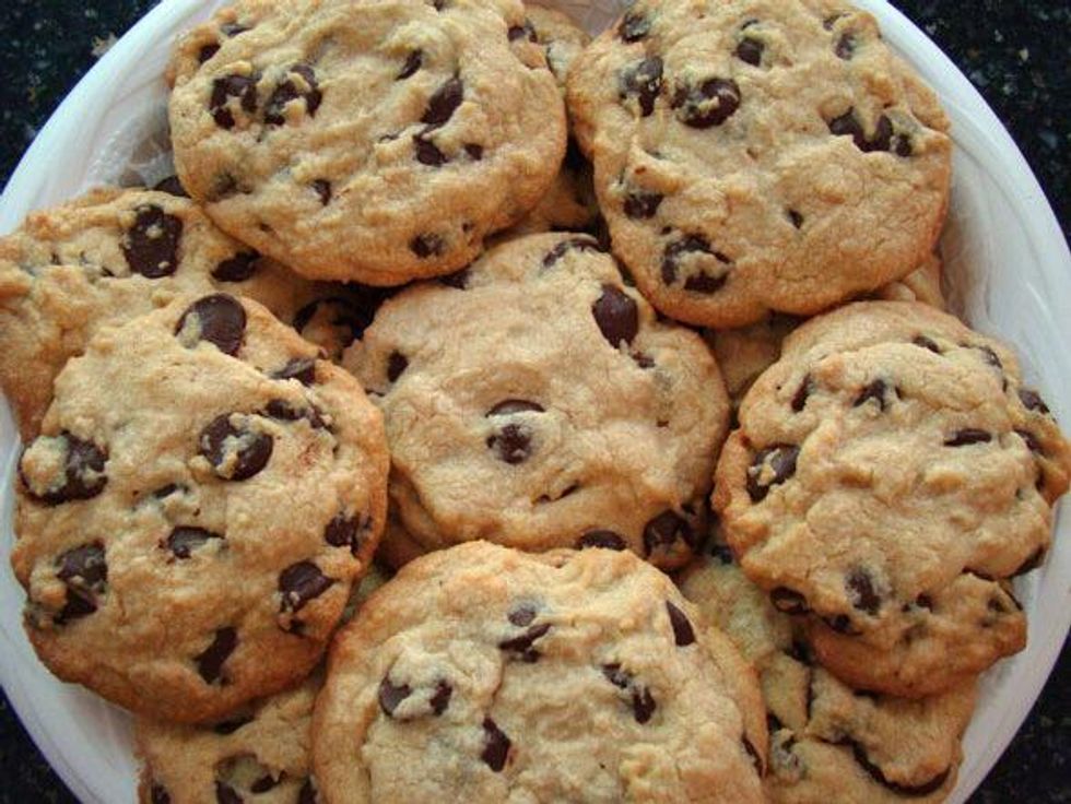 How to make chocolate chip cookies from scratch. B+C Guides