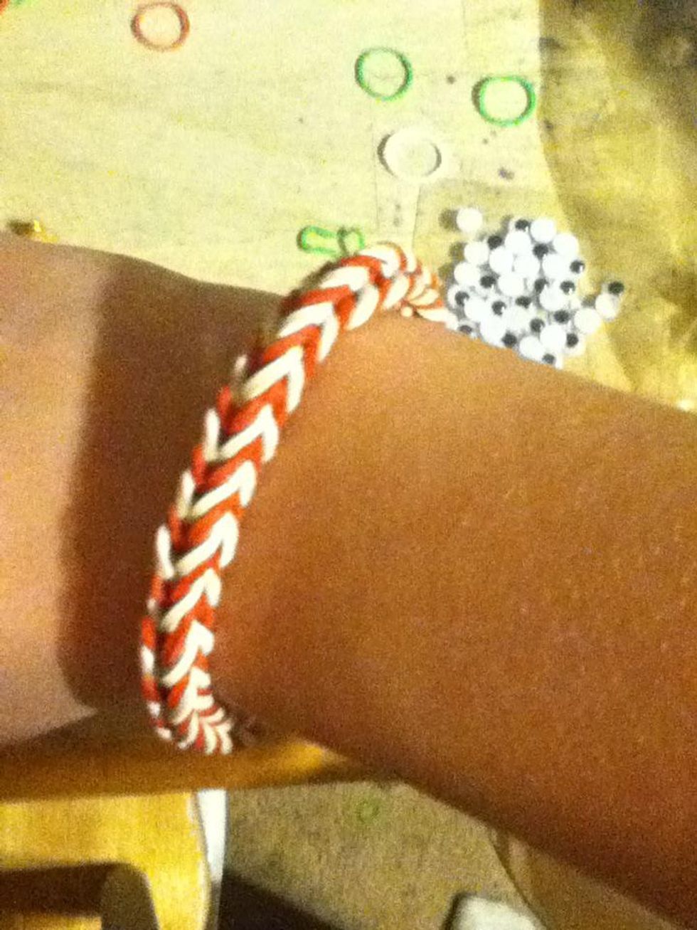 How to make a fishtail bracelet with loom and fingers B+C Guides