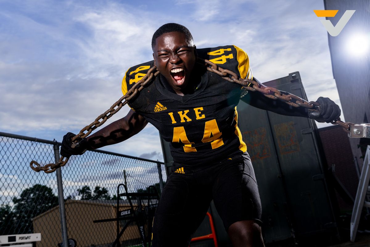 Aldine ISD Magazine Feature: Bull