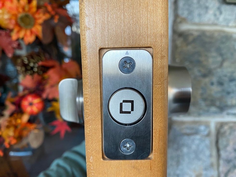 Side view of level Touch smart lock