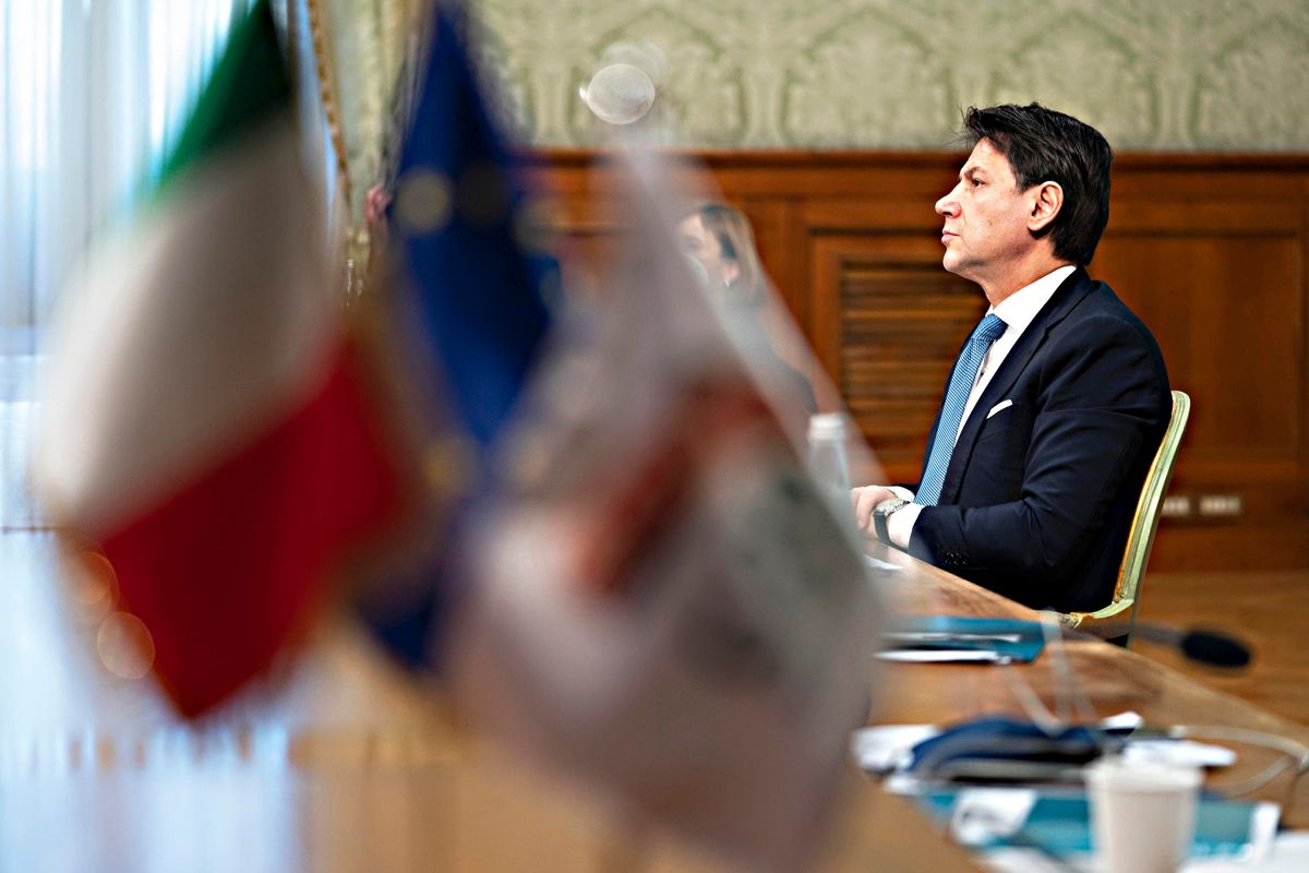 Blitz di Conte sui collegi per restare in sella