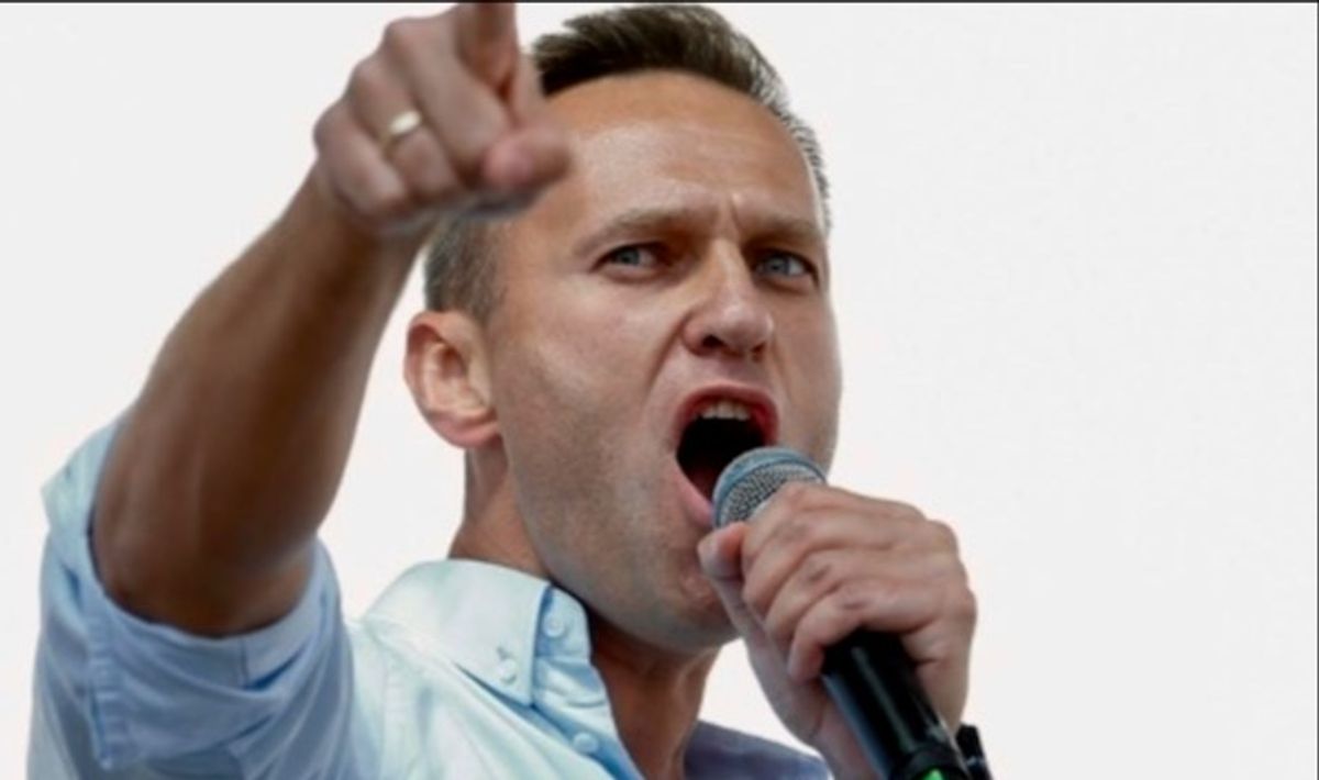 Russia pushes back after Alexei Navalny's Putin 'palace' probe