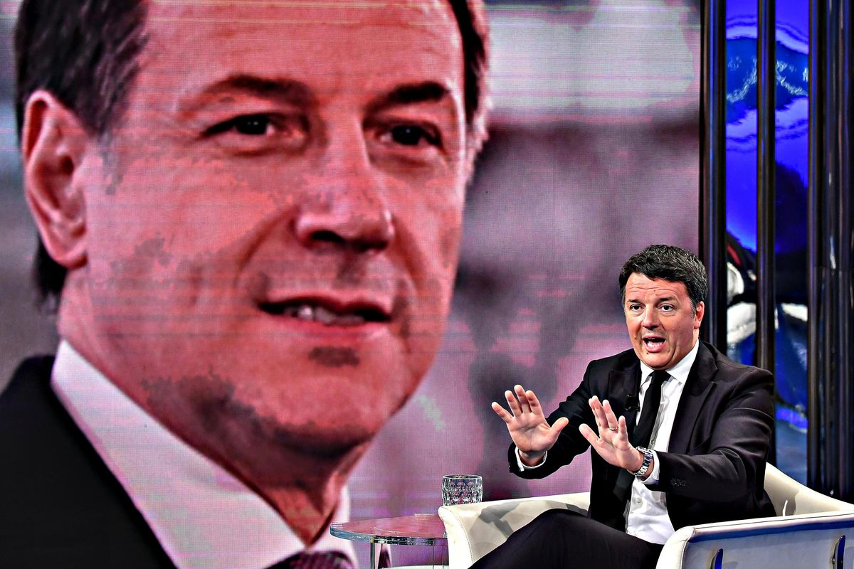 Renzi continua il teatrino della crisi. Pur di non votare riciccia Cottarelli
