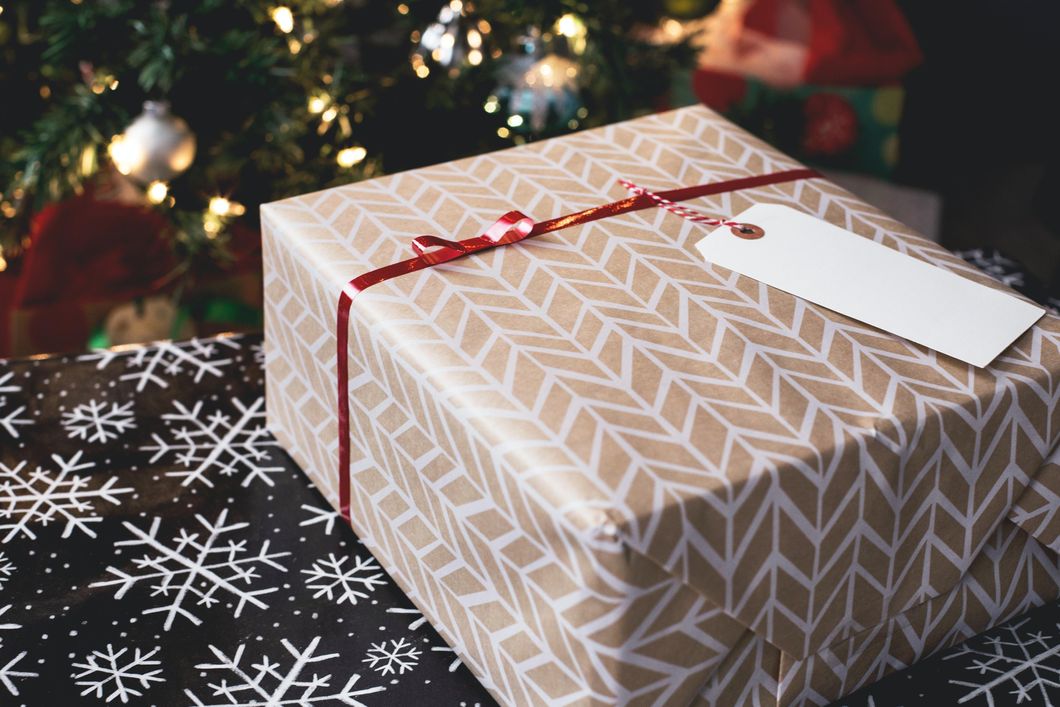 5 Tips To Remember While You're Holiday Shopping For Your Parents