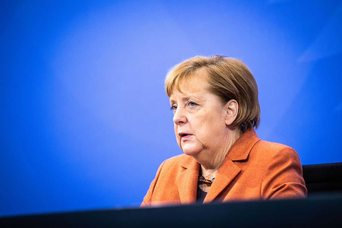 Merkel chiude senza prese in giro