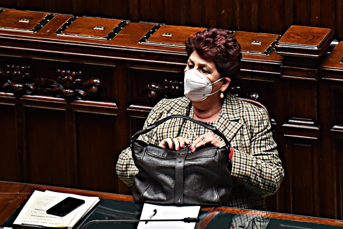 Renzi, ultimo bluff. Diserta il confronto con Palazzo Chigi che aveva chiesto lui