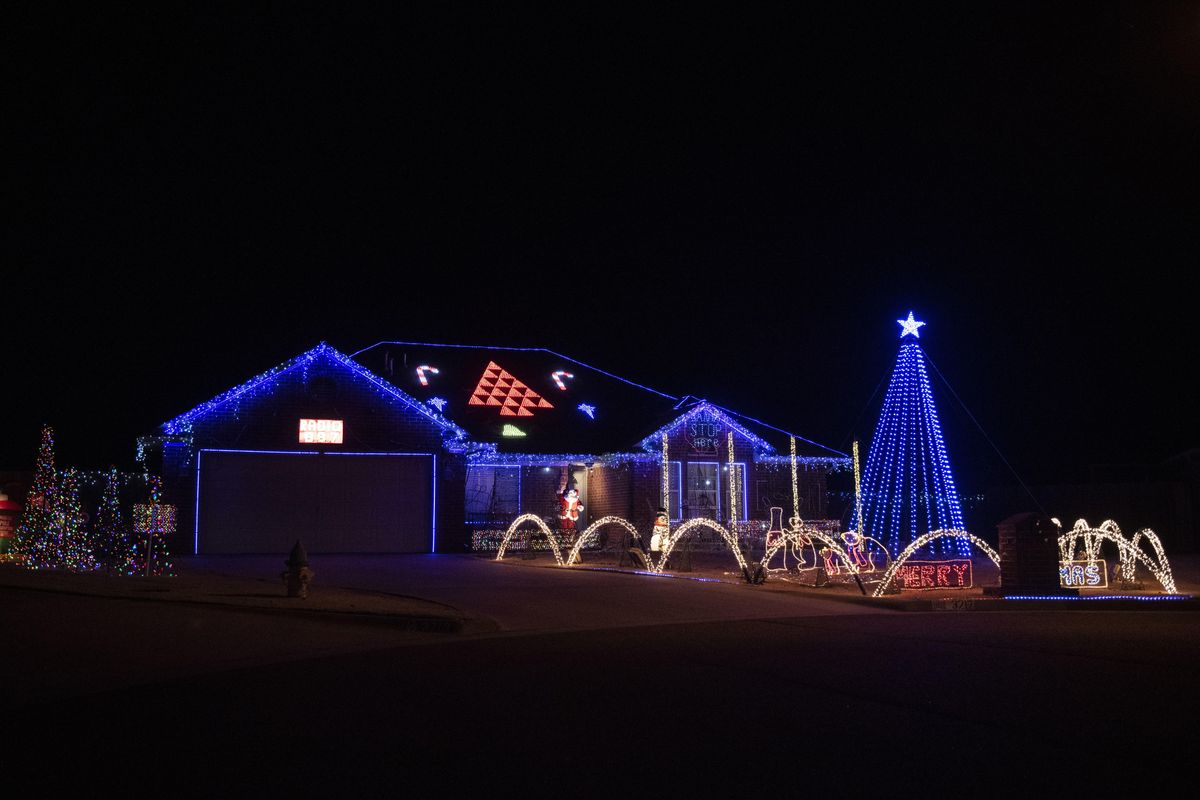 The 5 most festive drive-thru holiday light shows for 2020