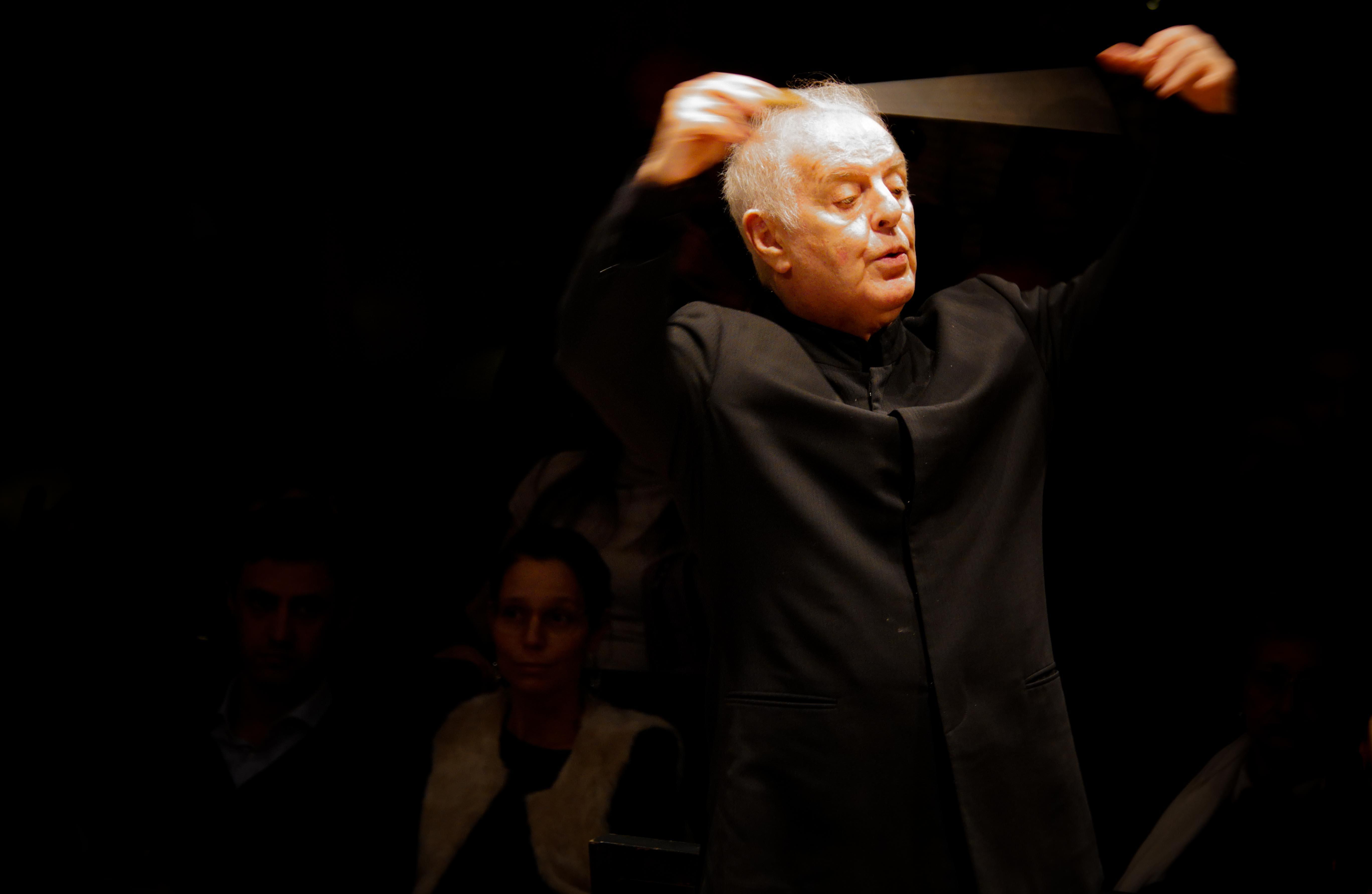 Educare all’ascolto salva i più giovani dal bombardamento di suoni senz’anima