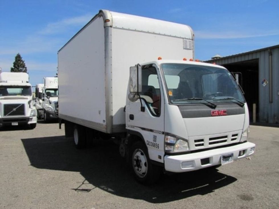 Used 2007 GMC Truck Medium Duty Box Truck Unit 711537 Penske Used