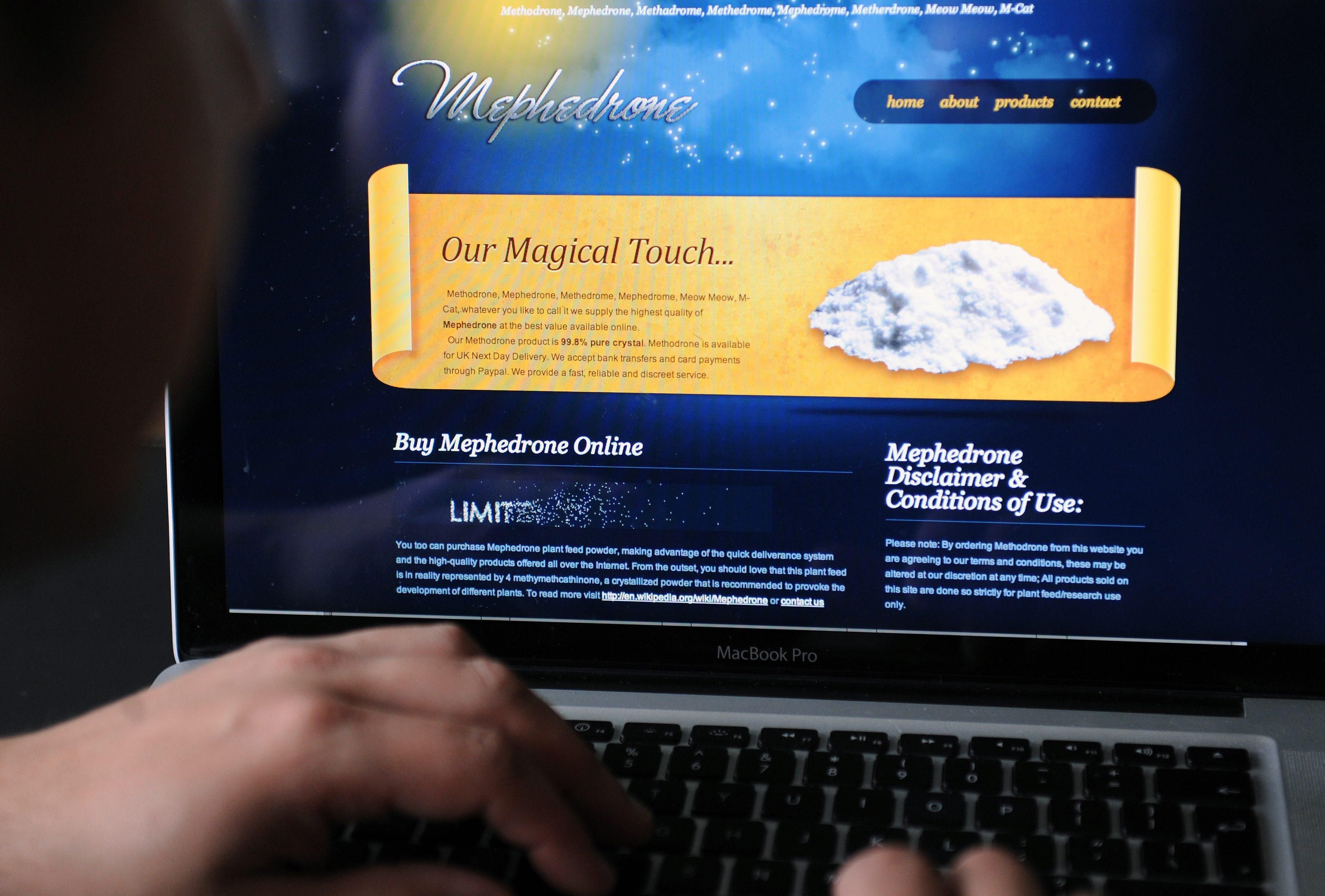 Droga, sesso e social per istupidirci tutti