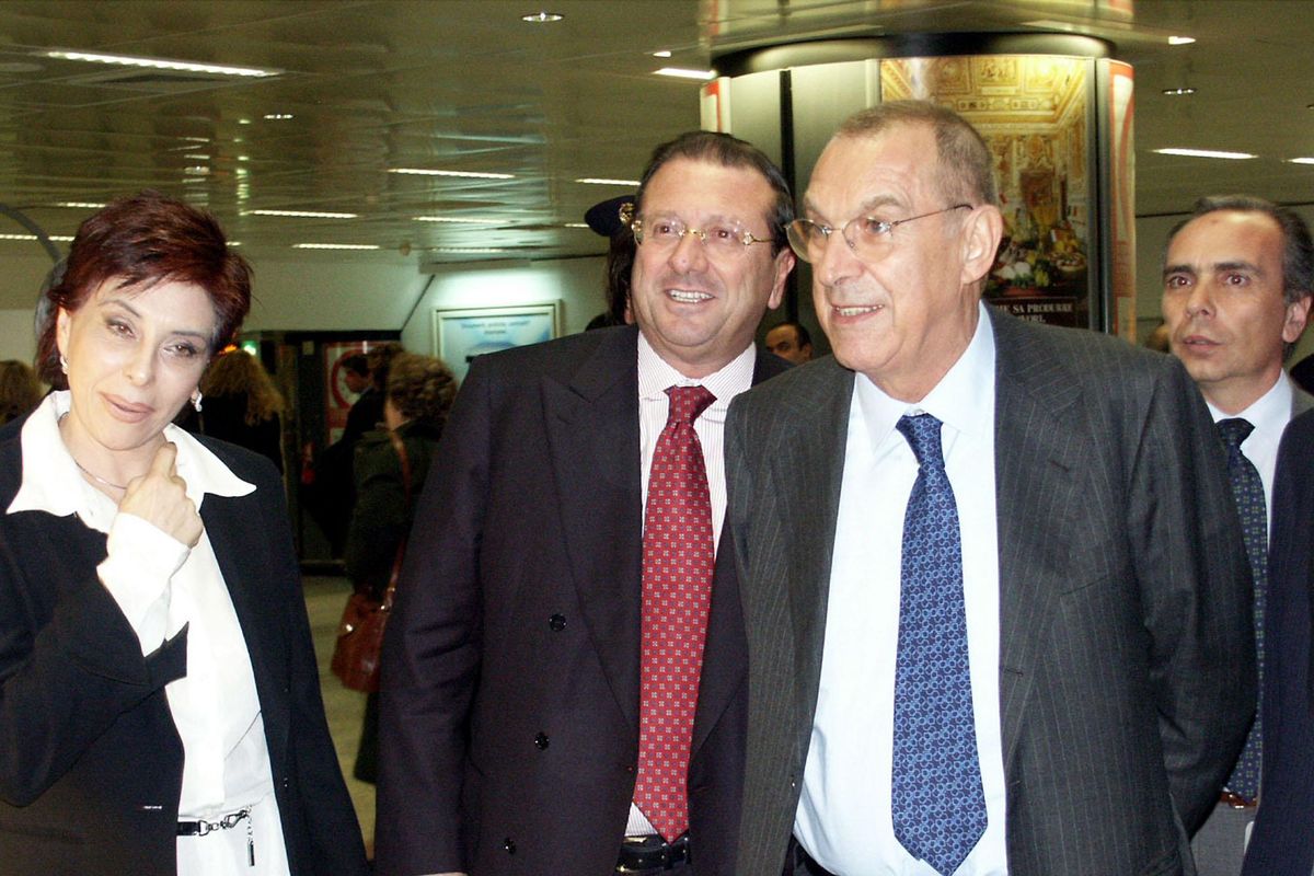 Franco Tatò: «Qui ci seppelliscono con debiti inutili»