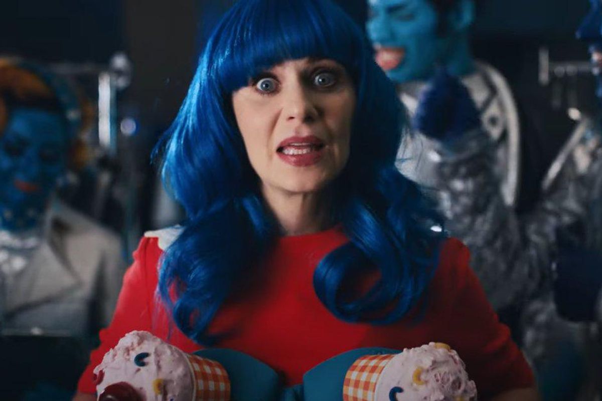 Zooey Deschanel Is Katy Perry In End Of The World Video Paper Zooey Deschanel Is Katy Perry In End Of The World Video Paper
