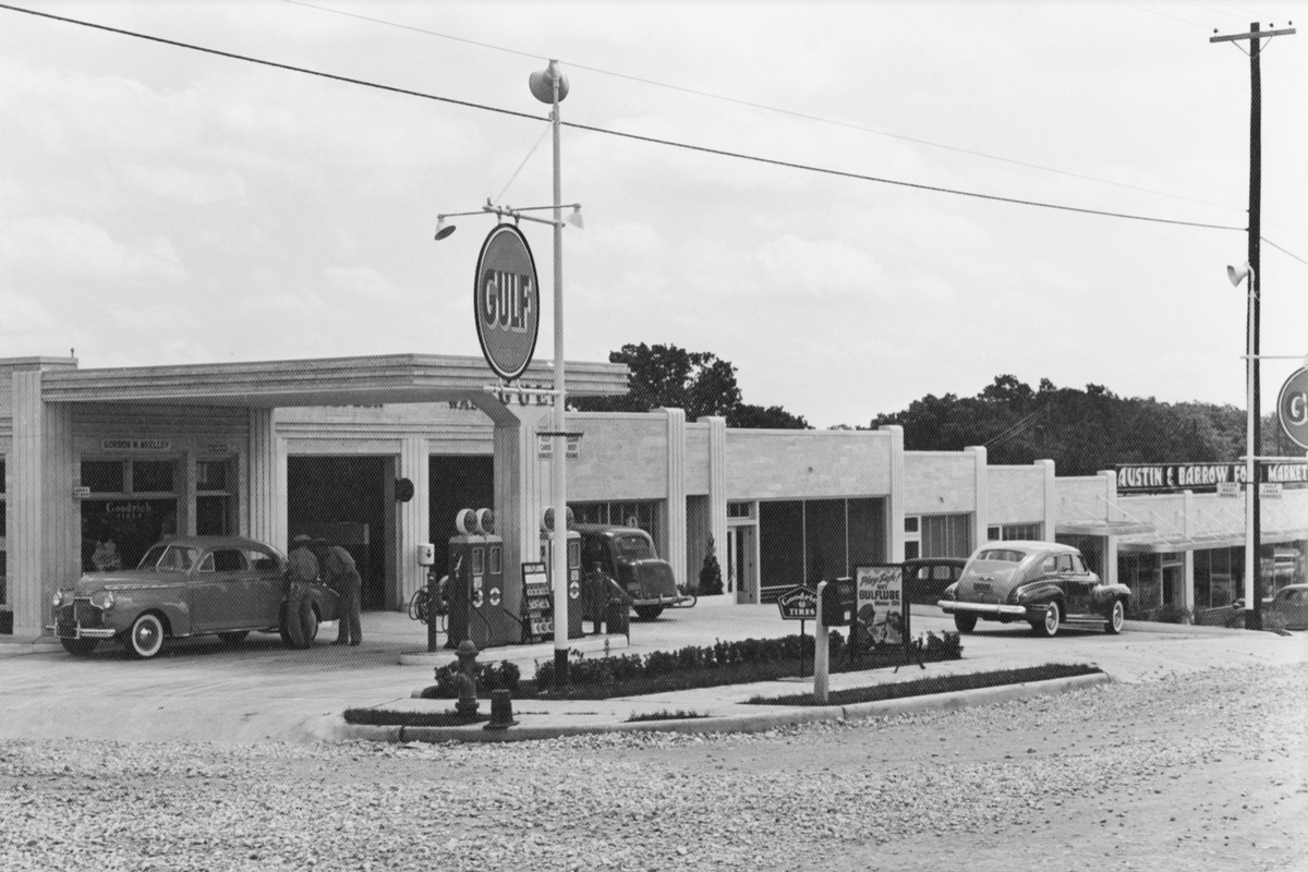 Good times have faded at the TarryTown Shopping Center, the once-thriving neighborhood hub where animal rights activist Jeanne Daniels has pushed out local favorites