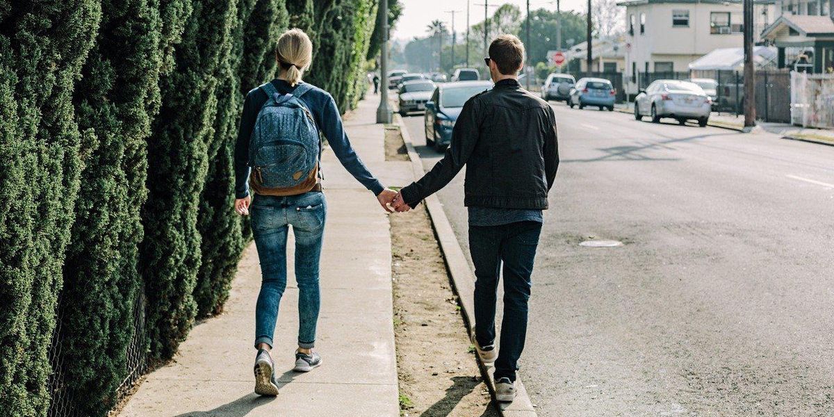 People Break Down The Creepiest Thing Someone Has Ever Said To Them On The First Date