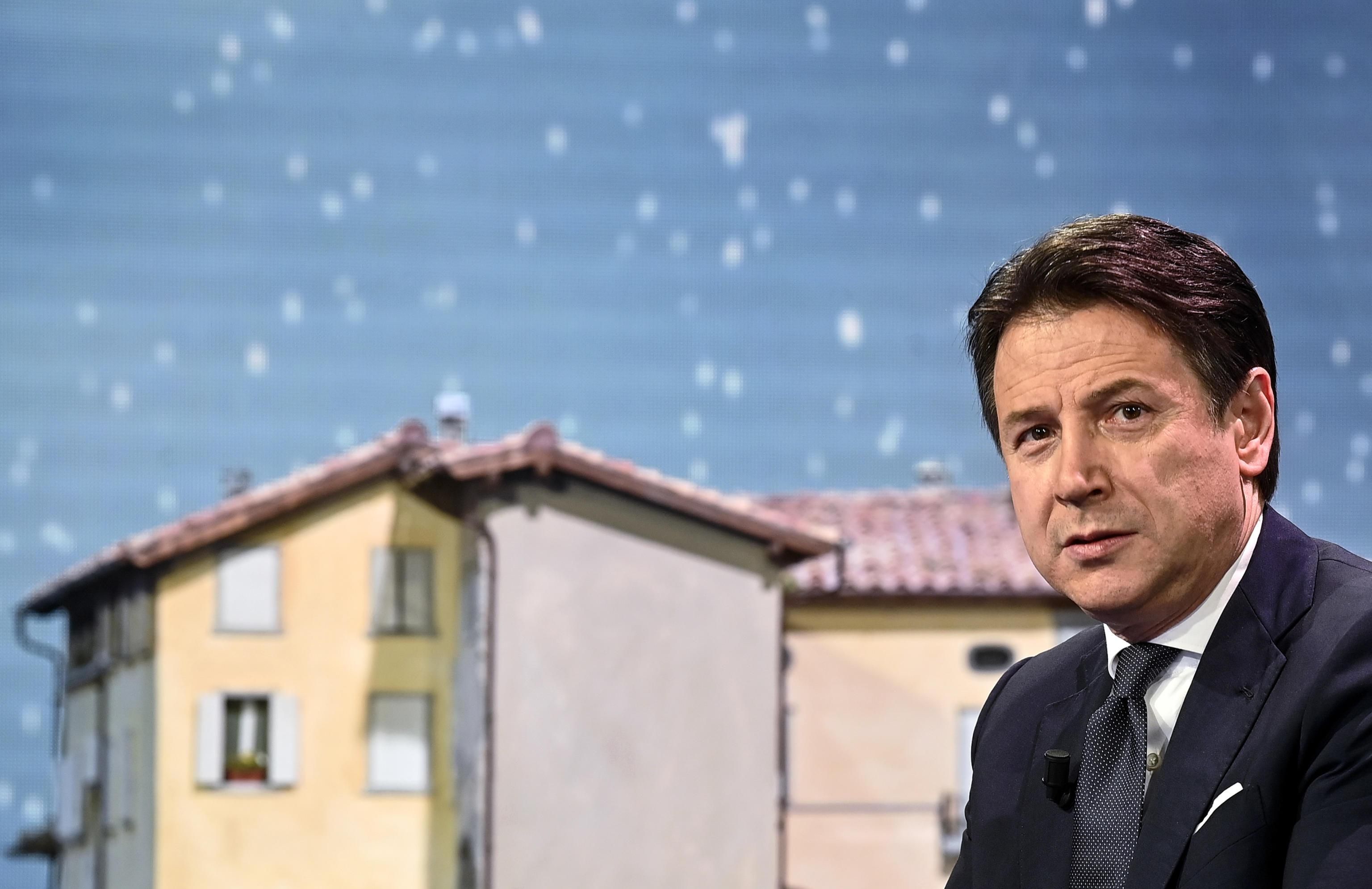 Il fantasma dell’esercizio provvisorio tiene in vita Conte