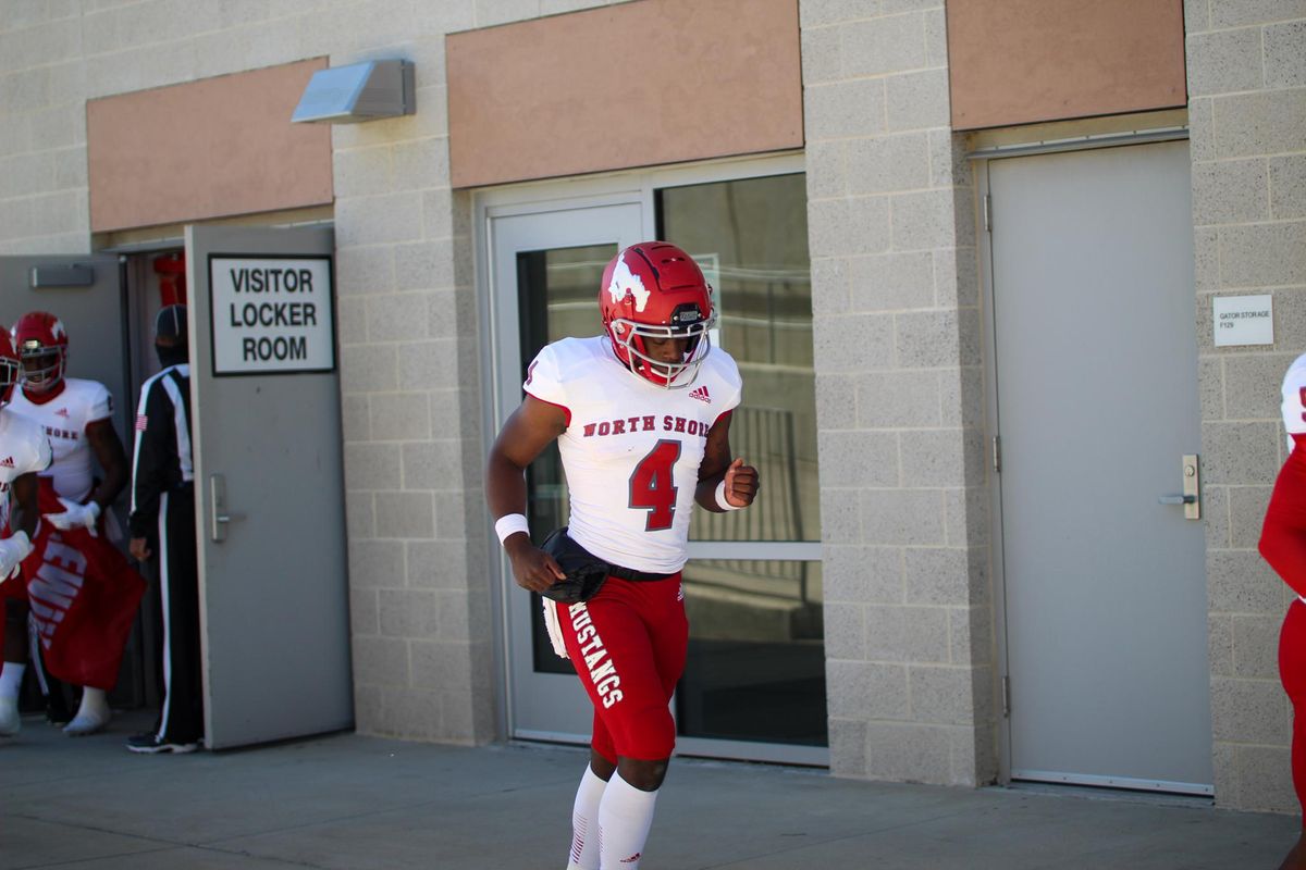 Davis, North Shore dominate in victory over Tompkins