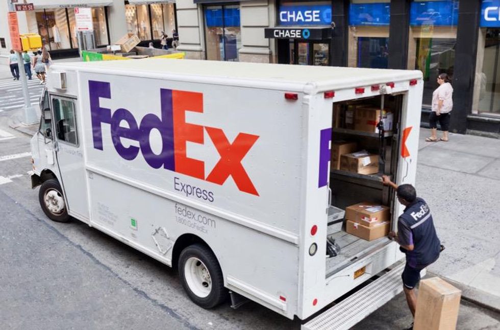 A temp worker died on the job After FedEx didn’t fix a known hazard. The fine: $7,000.