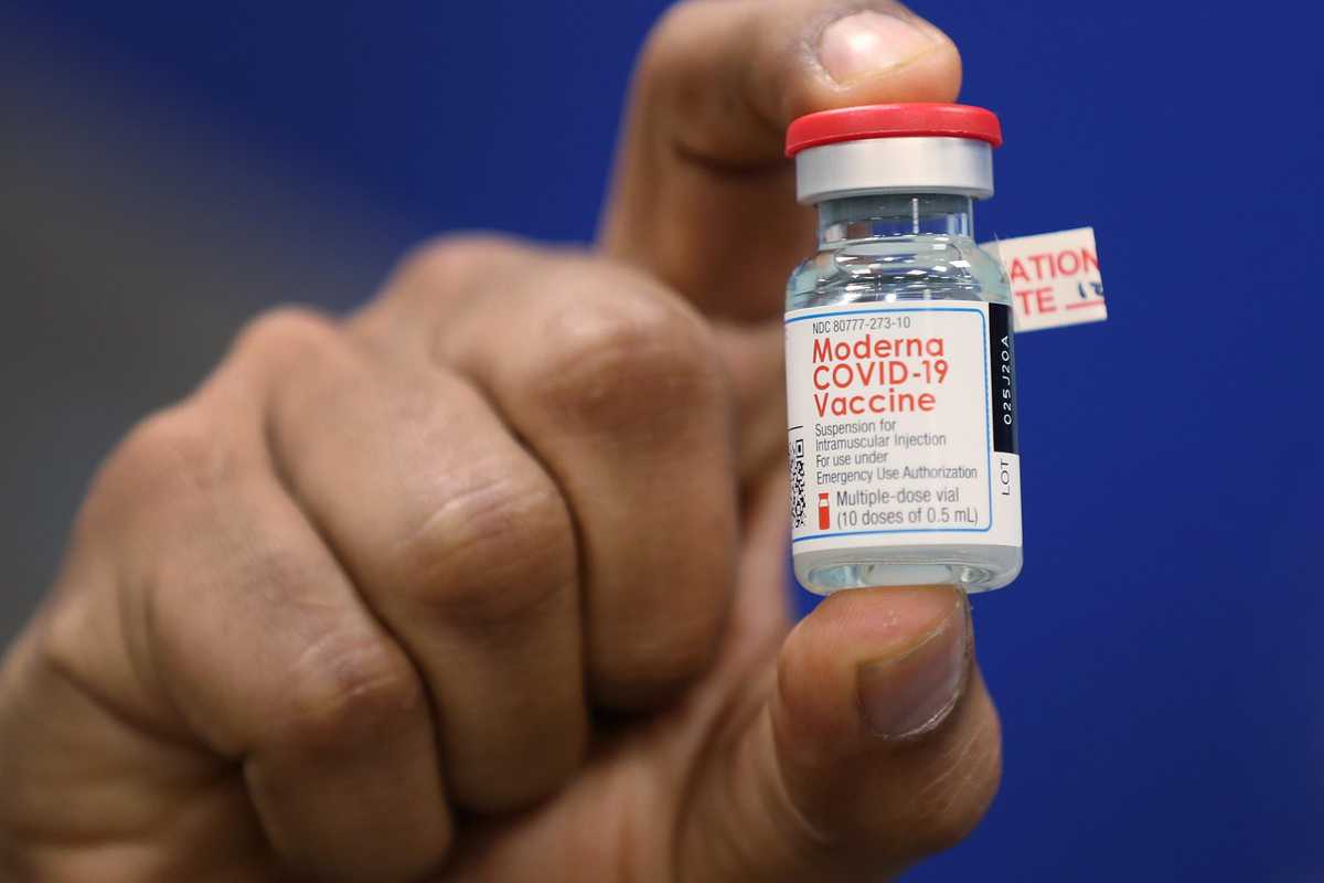 Tegola su Moderna. Prima grave reazione anche al suo farmaco