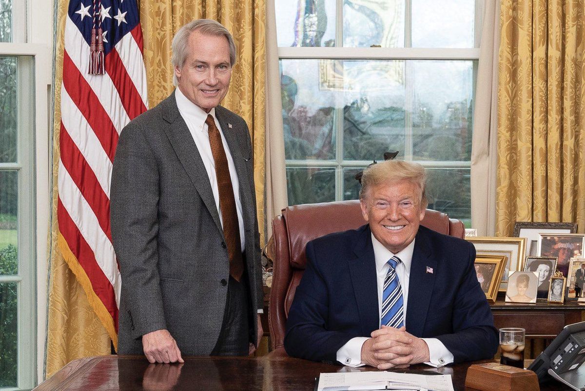 Pro-Trump Lawyer Lin Wood Wants To Execute Pence, Thinks John Roberts Is Trafficking Kids