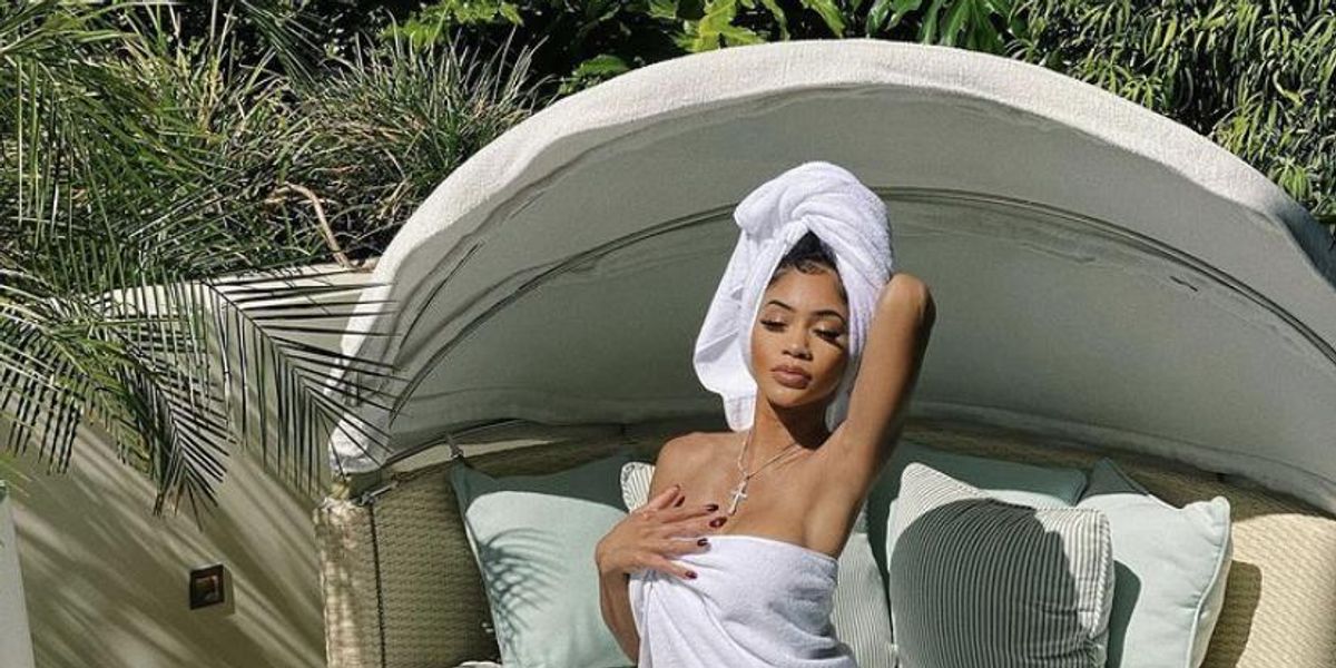 Why Saweetie Chooses Lemons Over Deodorant To Stay Fresh