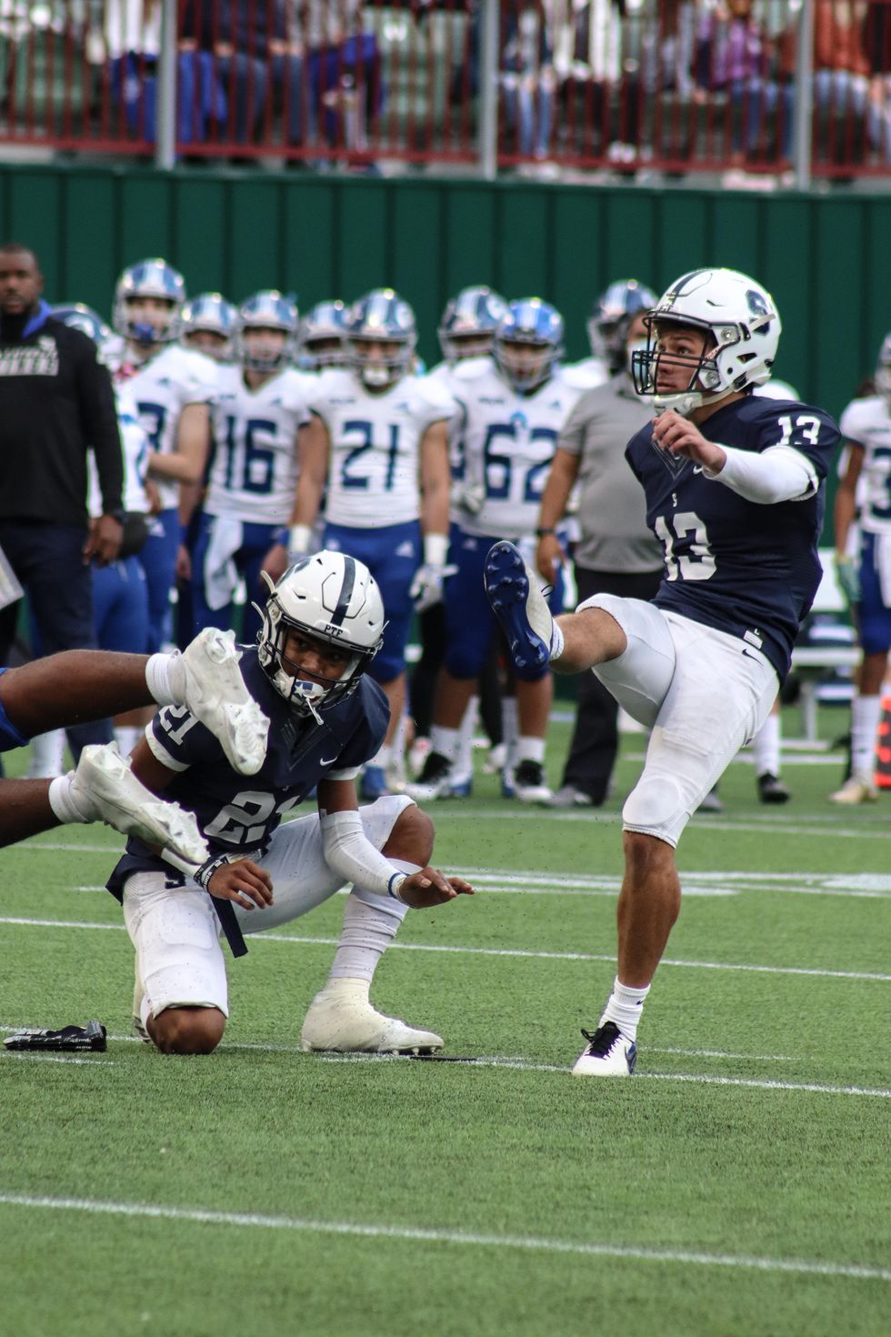 Nolan Catholic escapes All Saints; advances to the TAPPS football state