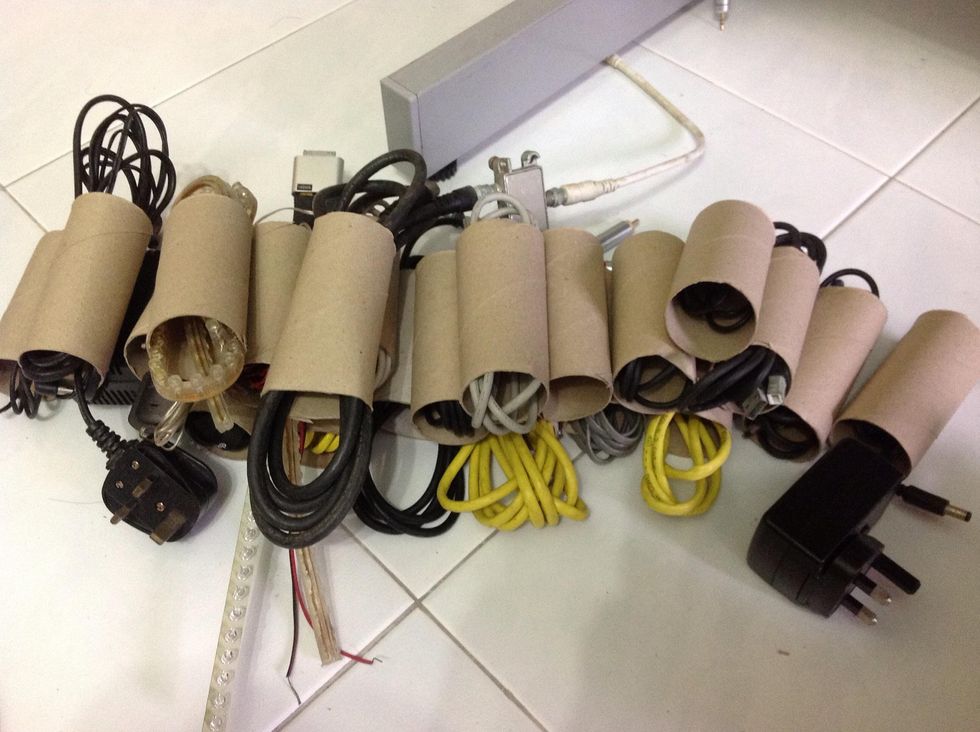 How to tidy up cables using toilet rolls B+C Guides