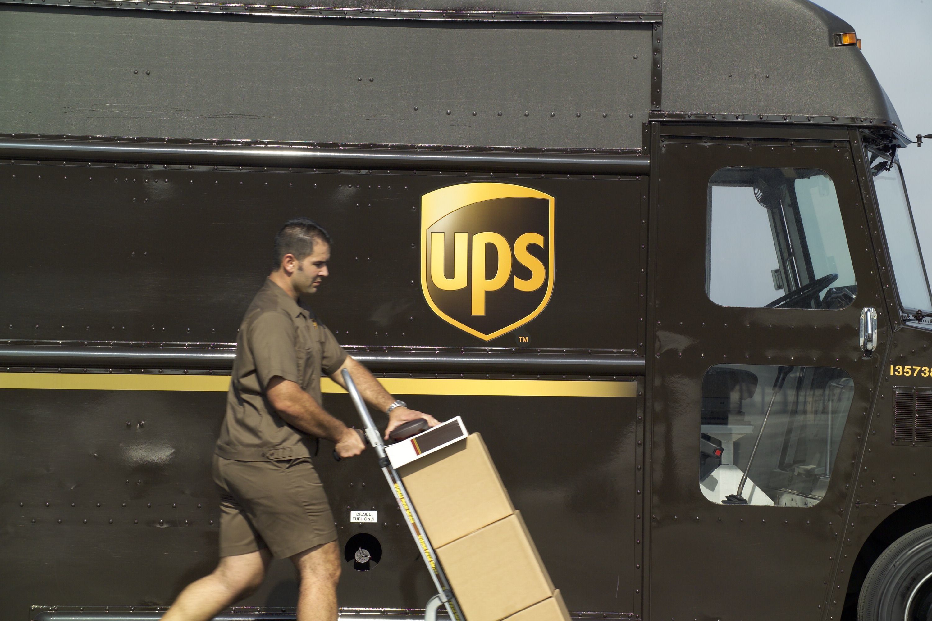 This Is The Reason UPS Trucks NEVER Turn Left (and You Shouldn't Either ...