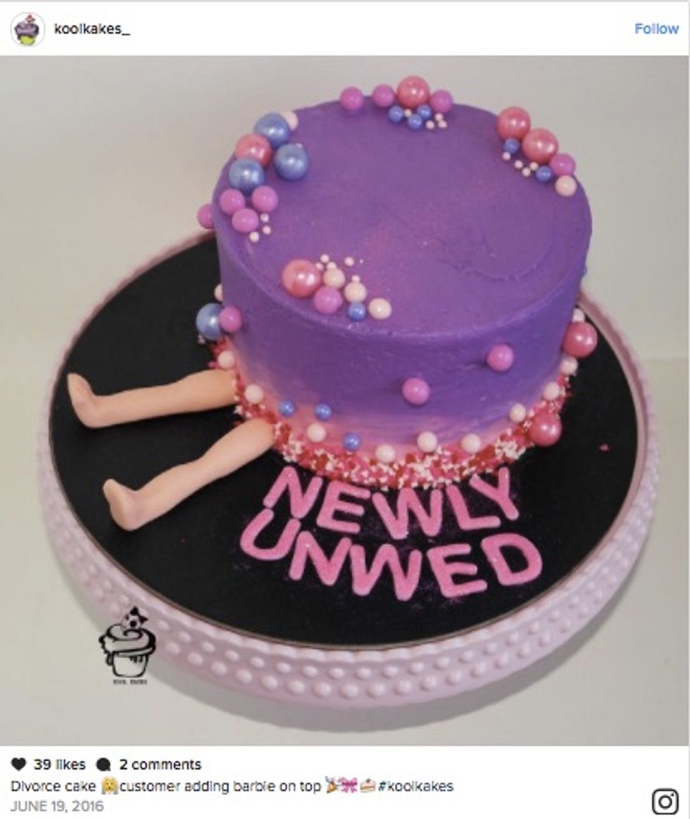 A Divorced Evil Lady Bakes Cakes 18 17 Awesome Divorce Cakes That Remind Us Splitting Up Doesn't Have To Be