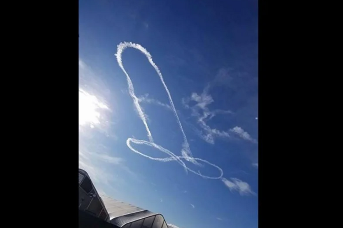 German Pilot Draws Dick In Sky For Most Helpful, Educational Reason!