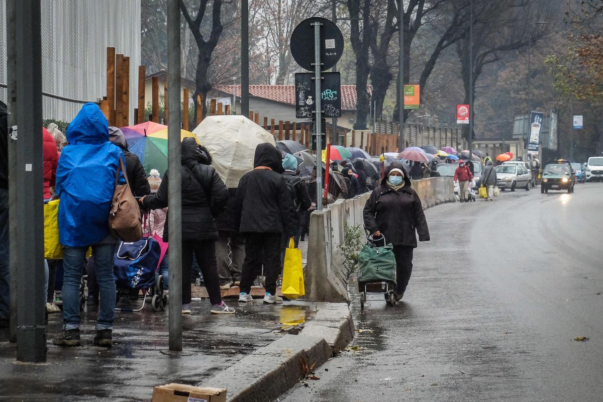 Poveri raddoppiati: 4 milioni di italiani senza cibo