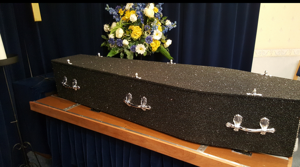 Glitter Coffin Will Make Sure Your Funeral Is As Fabulous As You 22 Words