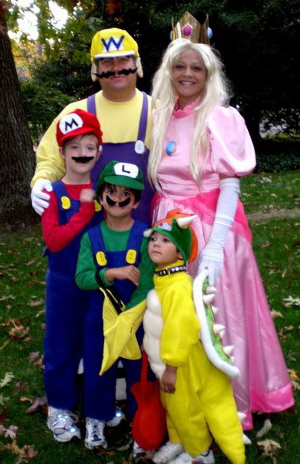 30 Fantastic Family Costumes Anyone Can Put Together 22 Words